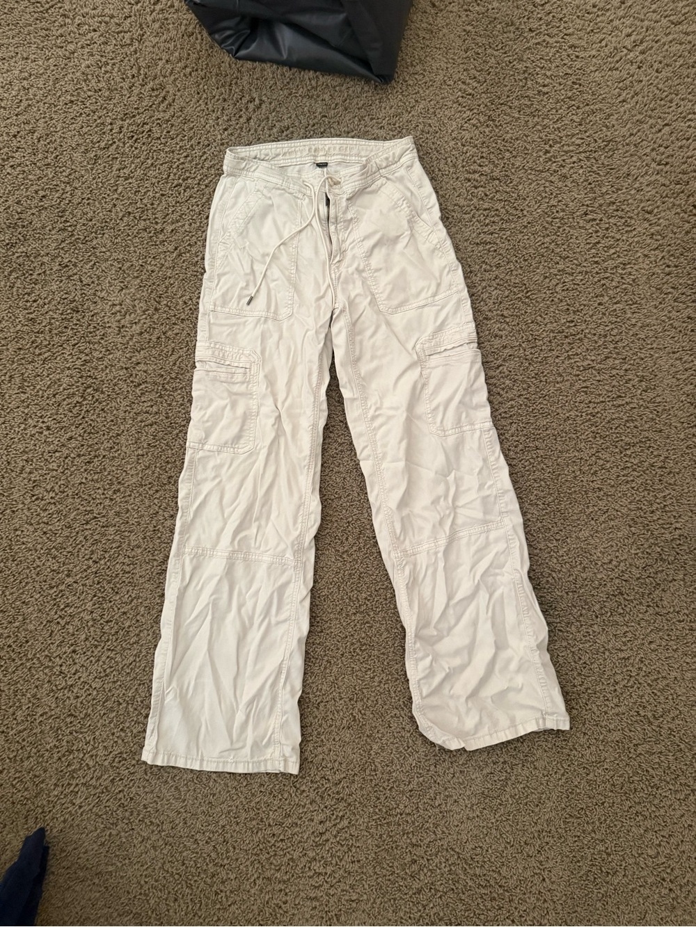 American Eagle Outfitters Straight-Leg Cargo Jeans in White